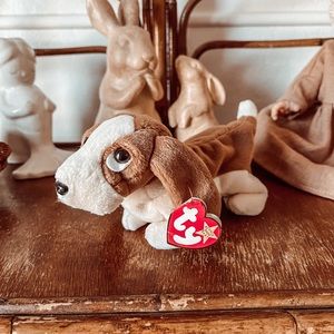 Tracker the Basset Hound Ty beanie babies